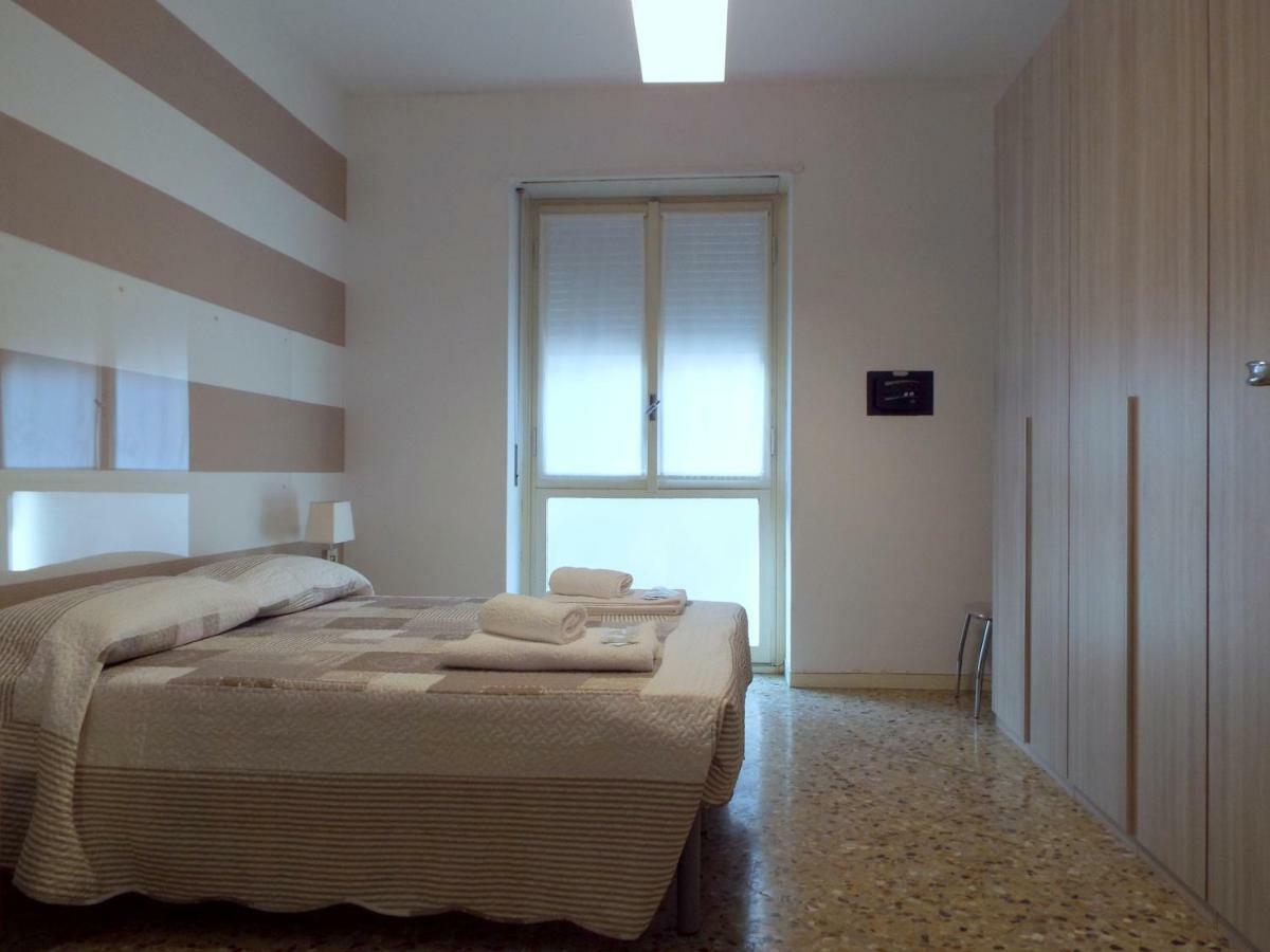 Lacaralele Apartment Milan Bagian luar foto