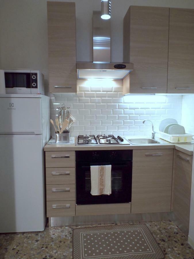 Lacaralele Apartment Milan Bagian luar foto