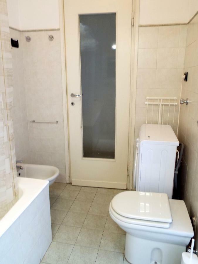 Lacaralele Apartment Milan Bagian luar foto